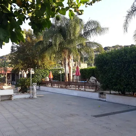 Ca' Pippo Casa de hóspedes Contrada Maeggio